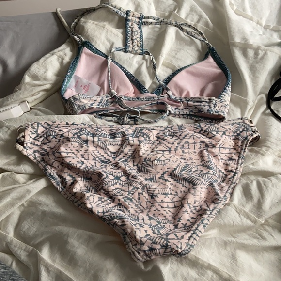 bikini - Picture 2 of 2